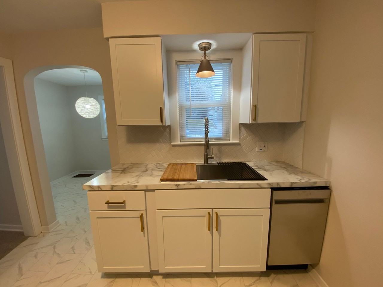 1012 Dorroll St Ne - Photo 3 of 16