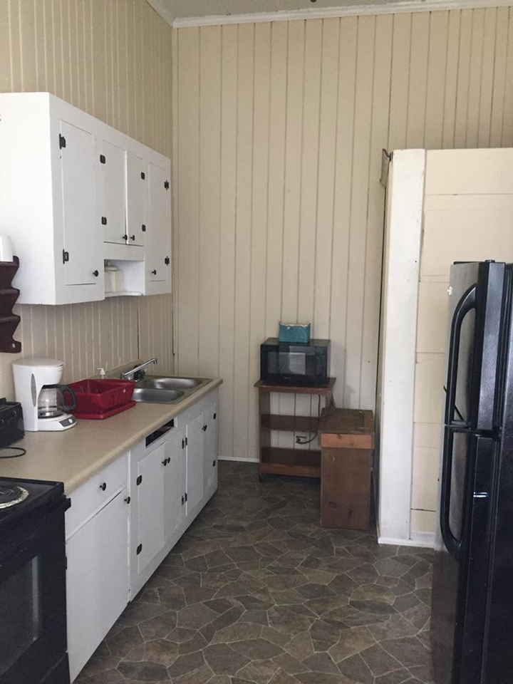 819 E Lee St Apt D - Photo 2 of 14