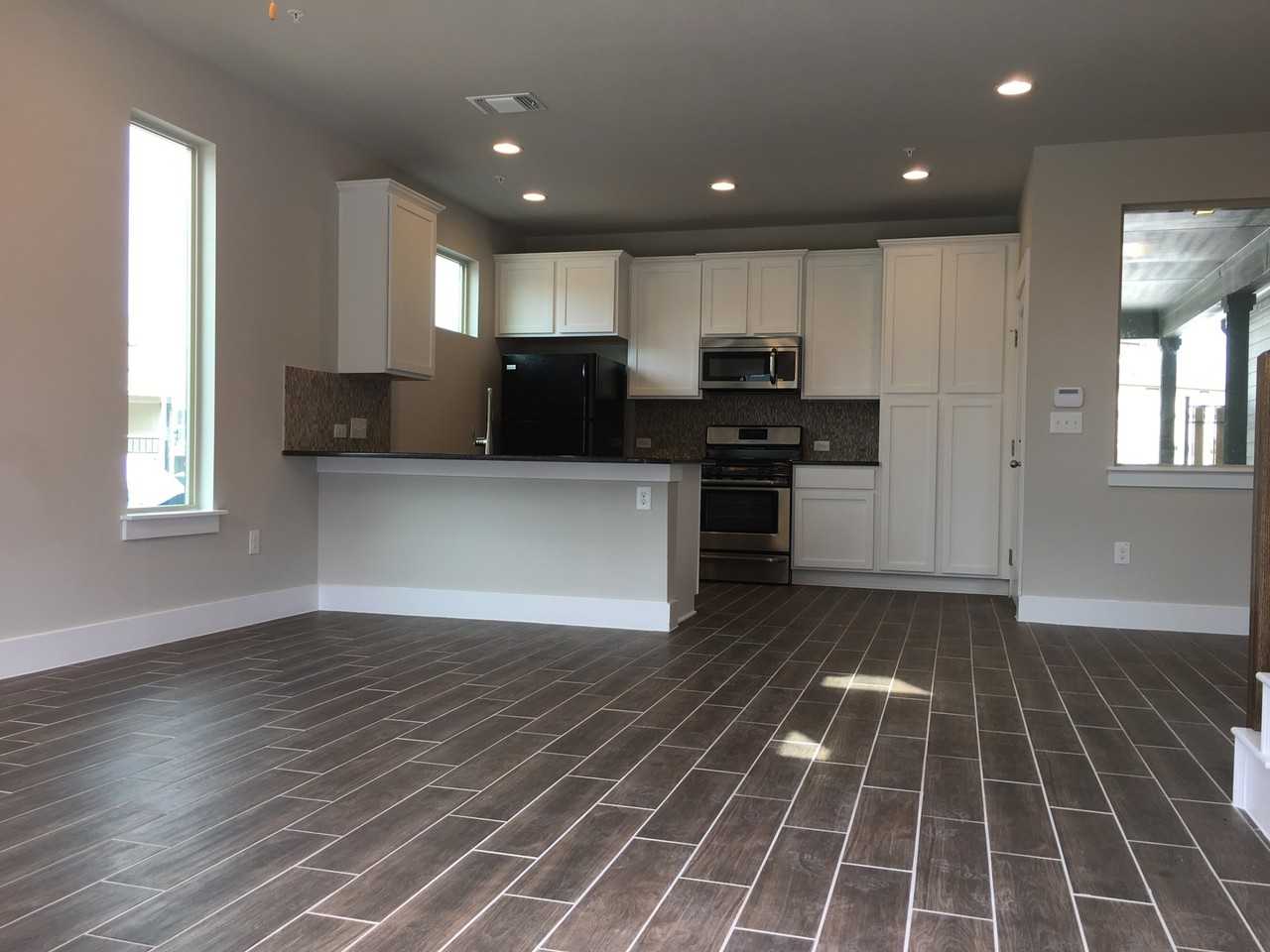 7406 Wolverine St - Photo 3 of 24