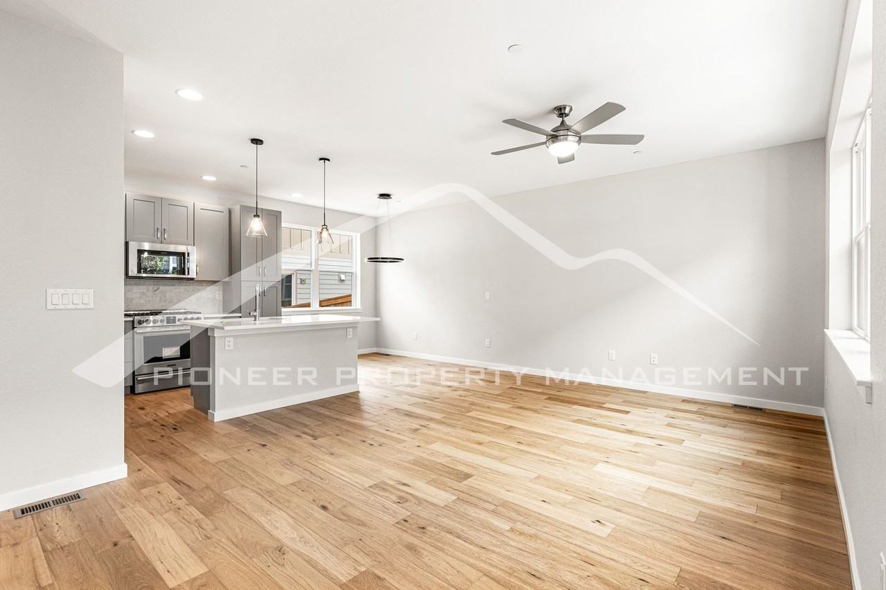 402 W William St #A - Photo 3 of 21