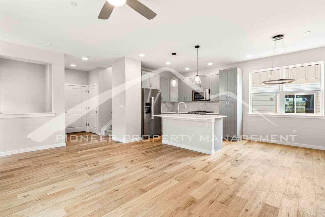 402 W William St #A - Photo 4 of 21