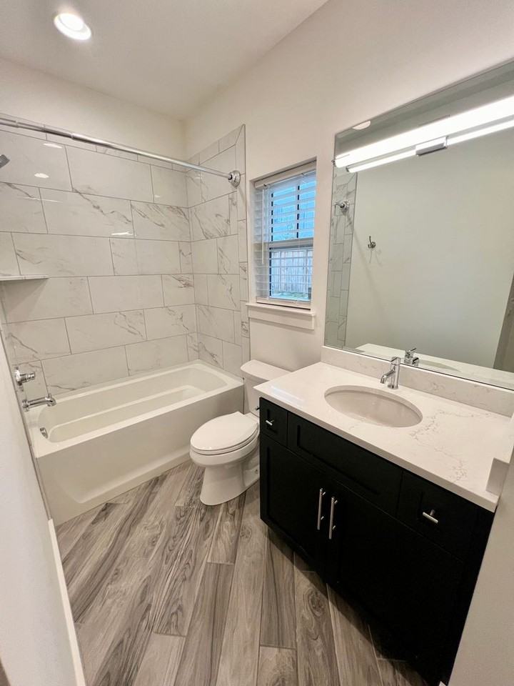 1106B S Douglas Ave - Photo 3 of 13