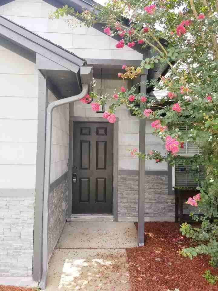 6971 Huntington Woods Cir W - Photo 3 of 40