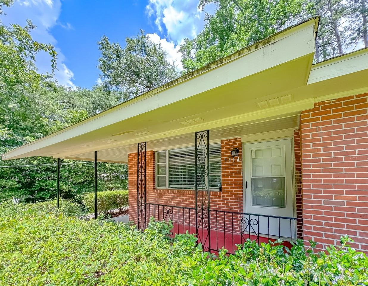 1514 Sharon Rd - Photo 2 of 33