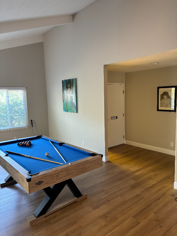111 Marchbanks Ct - Photo 3 of 31