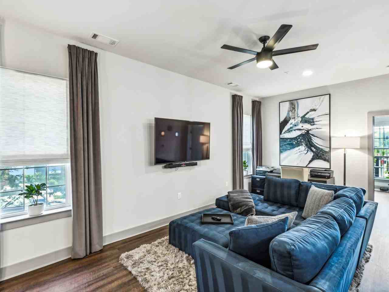 764 Memorial Dr Se - Photo 2 of 28