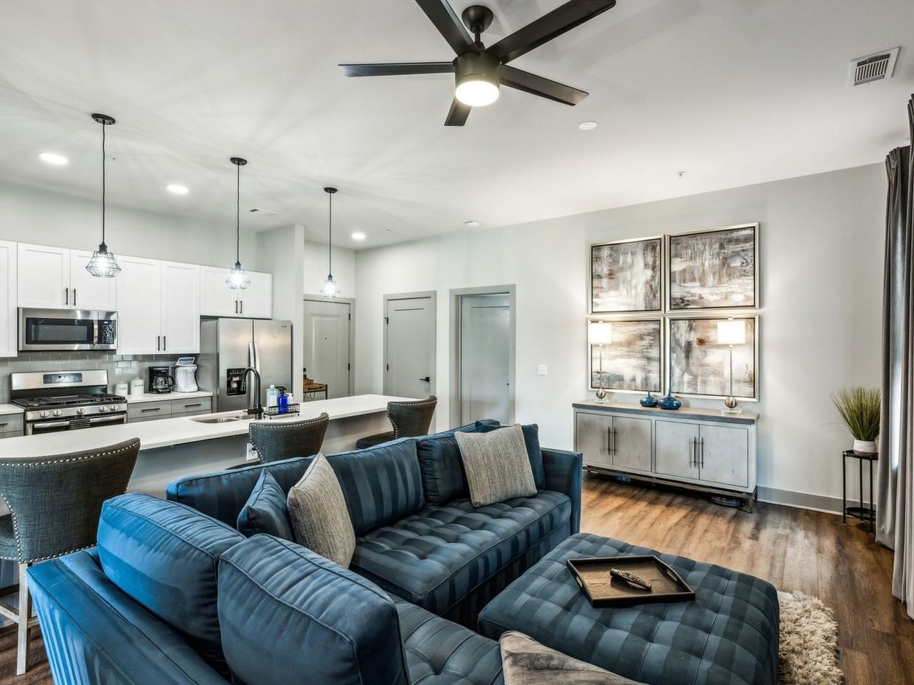 764 Memorial Dr Se - Photo 3 of 28