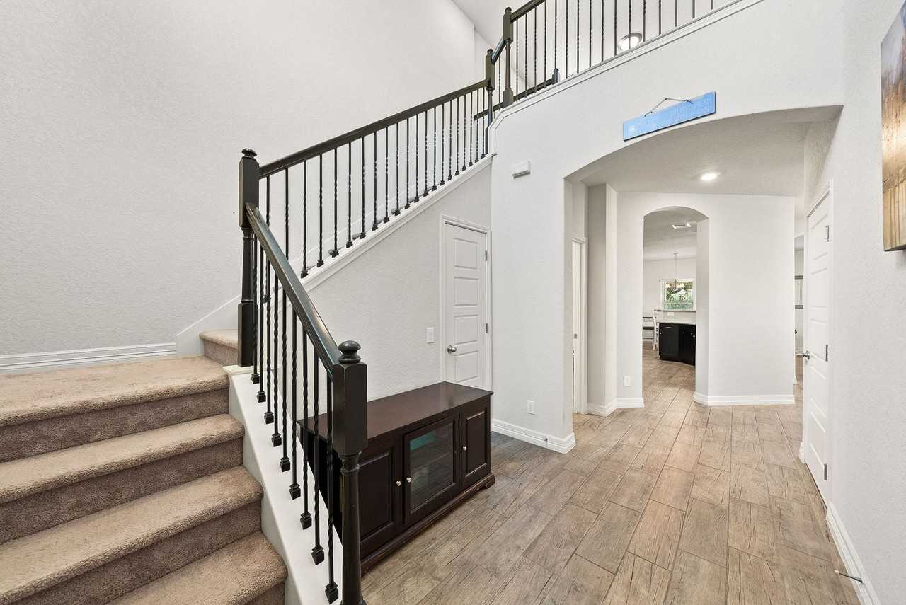 10410 Pecan Crst - Photo 2 of 50