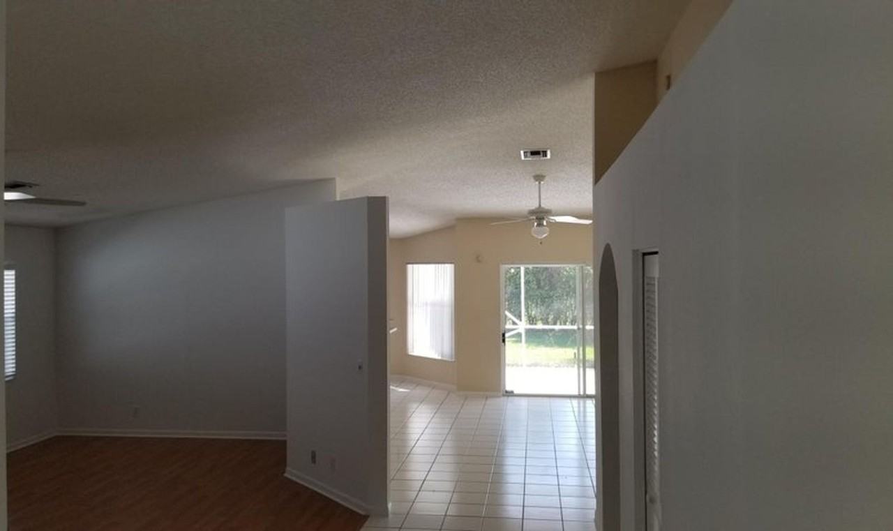 6155 Harbour Greens Dr - Photo 2 of 16