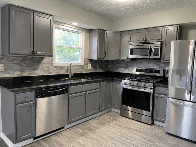 3828 Longton Dr - Photo 3 of 20