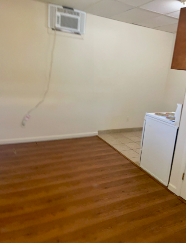 711 N Lincoln St - Photo 3 of 6