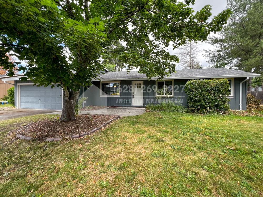2259 Ne Thomas St - Photo 2 of 32