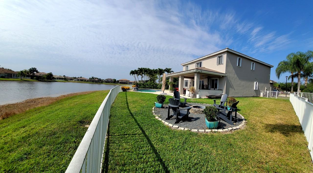 19310 Sw 61st St #NA - Photo 2 of 22