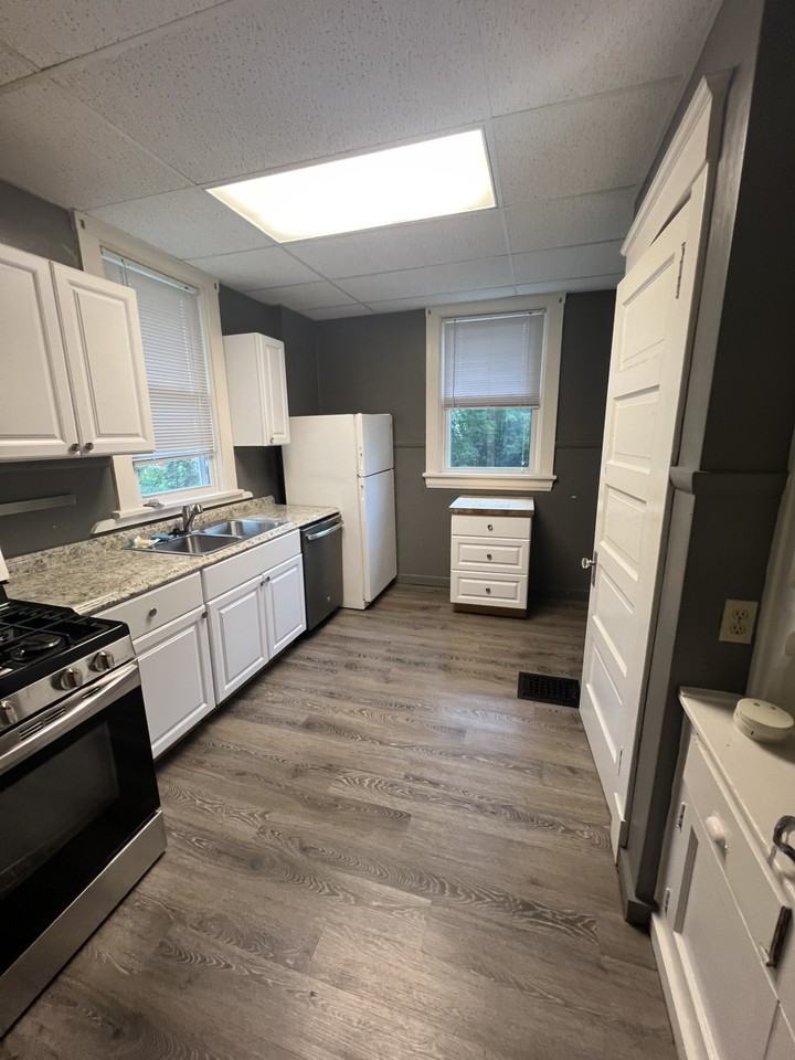 3915 Lindley Ave #2 - Photo 3 of 14