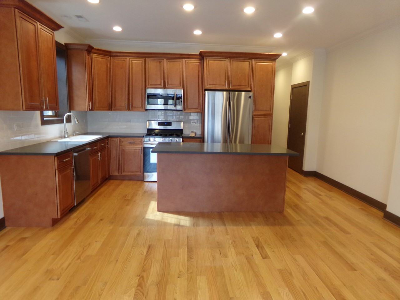 6566 N Northwest Hwy #1W - Photo 3 of 16