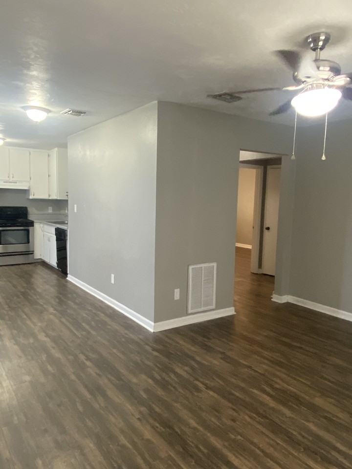 306 White Dr #B3 - Photo 4 of 11