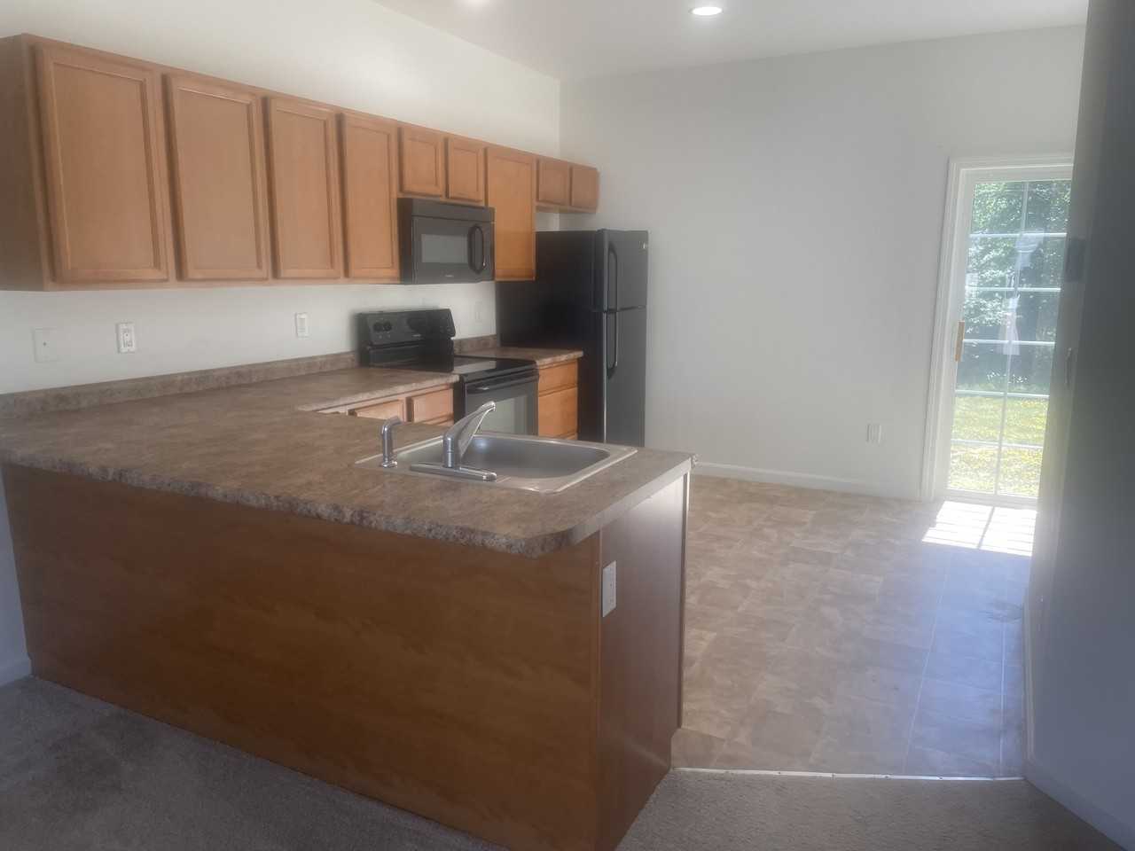 116 Trinity Circle #B - Photo 2 of 5