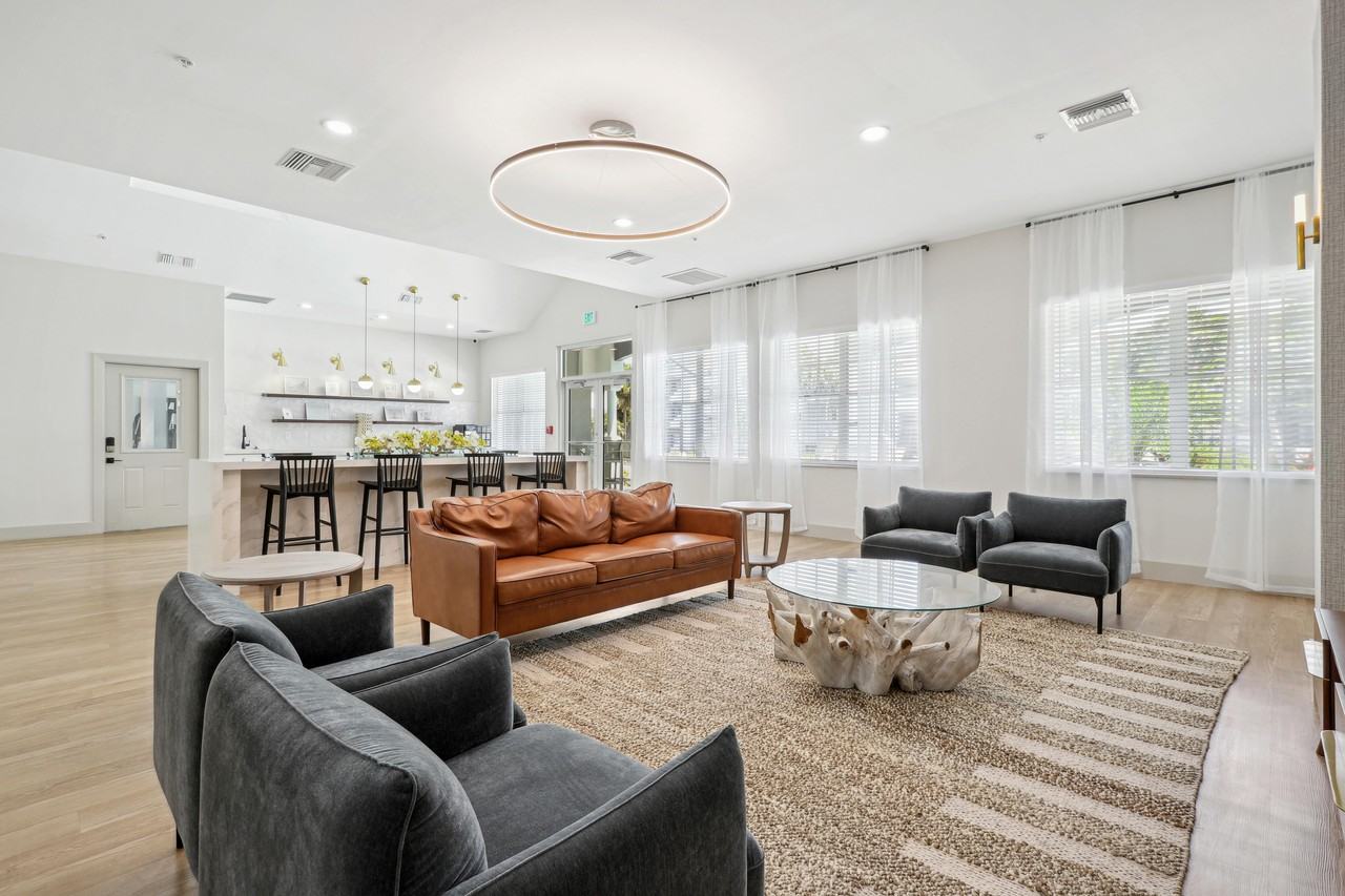 The Lennox - Photo 3 of 54