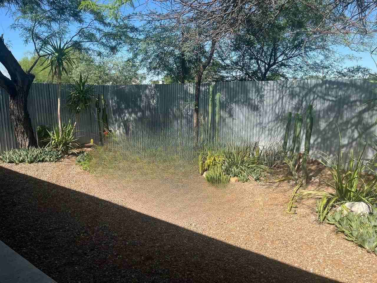 3321 North Tyndall Avenue - Photo 2 of 4