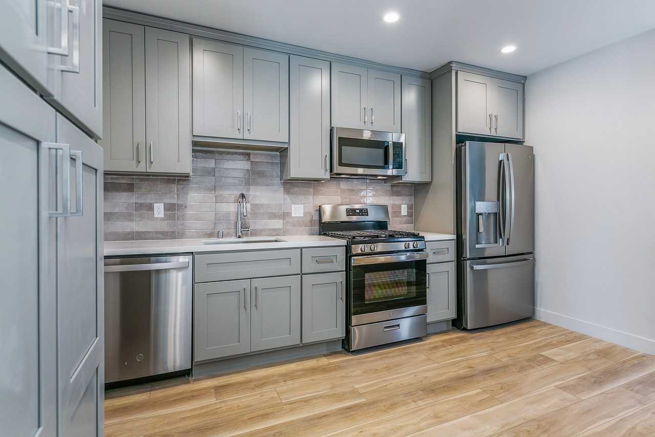 1183 Bronson Avenue #1/2 - Photo 2 of 19