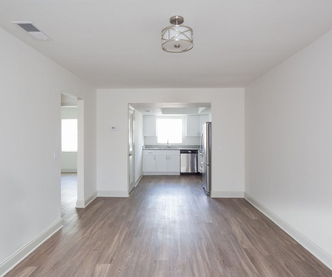 South Tampa Condo Grade 2 - Photo 2 of 27