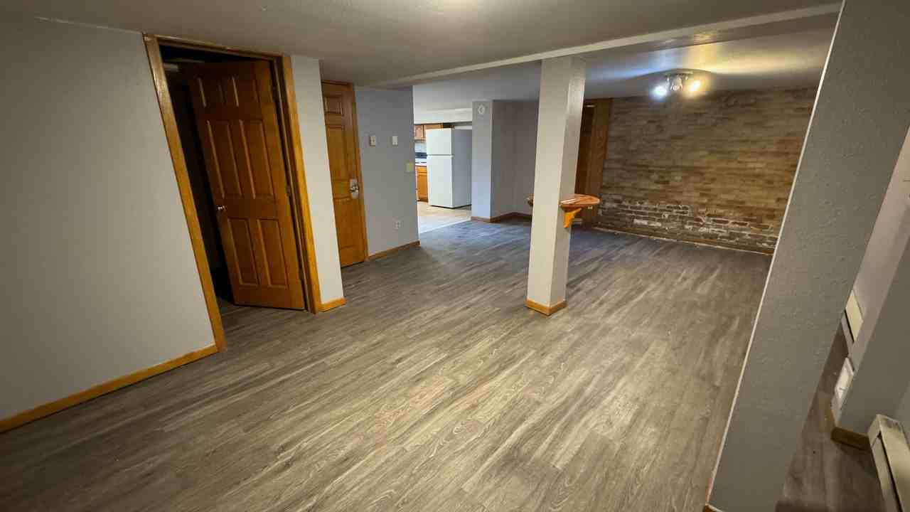Dinnie Apts 102-108 4th Ave S - Photo 4 of 11
