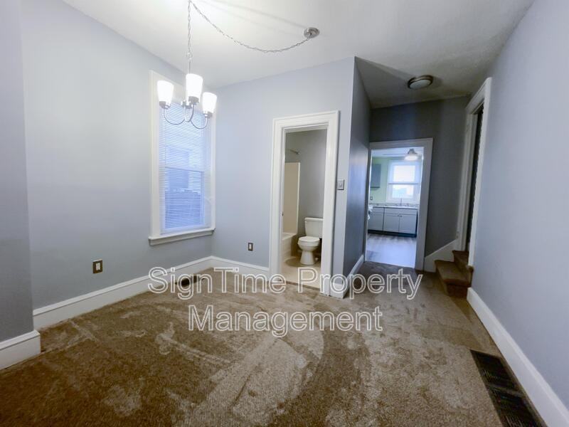 625 N Mulberry St - Photo 3 of 10