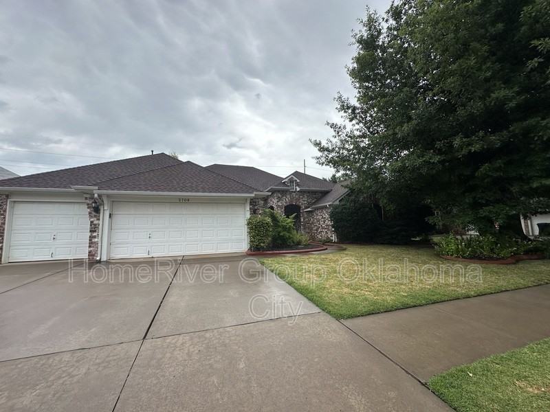 2708 Renwick Ave - Photo 2 of 42