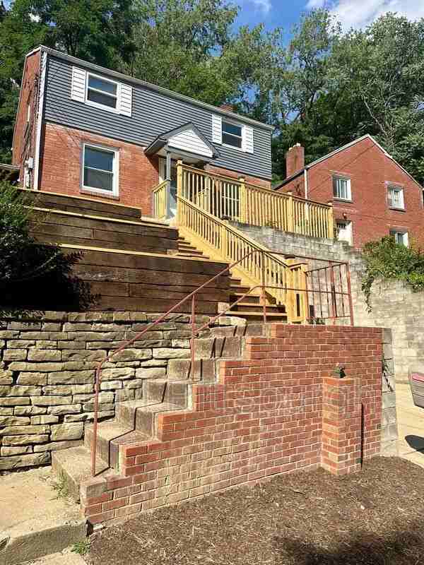 1454 Elizabeth Blvd - Photo 2 of 17