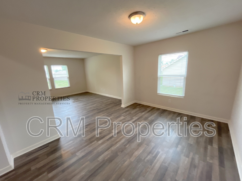 983 Woodland Springs Dr - Photo 3 of 17