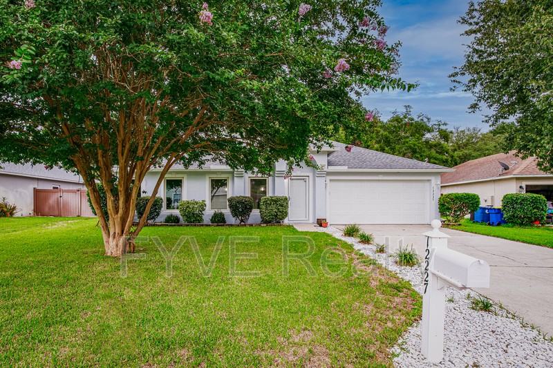 12227 Moose Hollow Dr - Photo 2 of 32