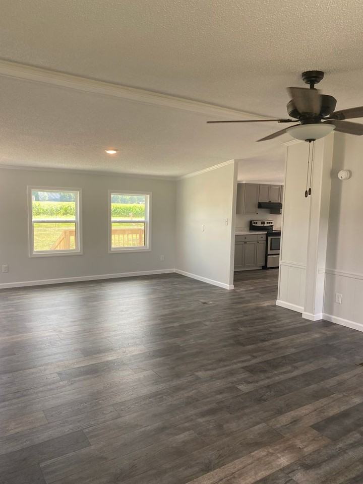 1036 Mill Field Rd - Photo 4 of 26