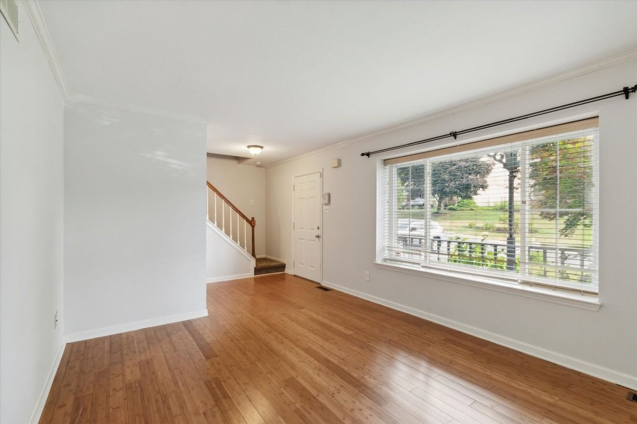 1607 Barbara Dr - Photo 3 of 24