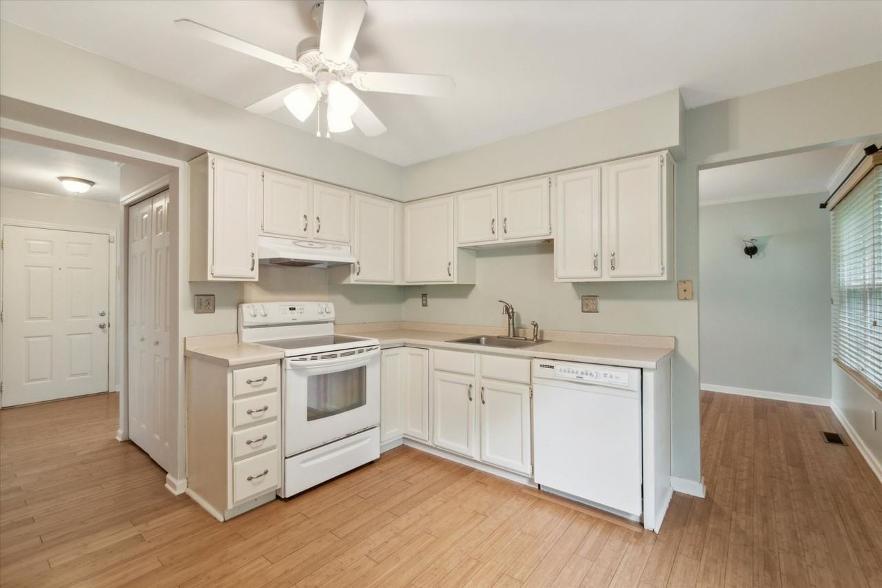 1607 Barbara Dr - Photo 4 of 24
