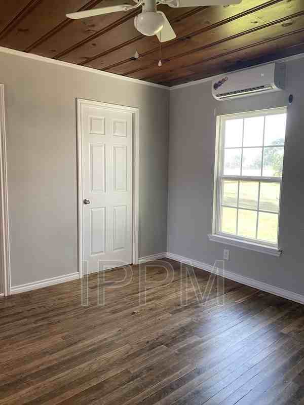 1723 Warren St - Photo 7 of 7