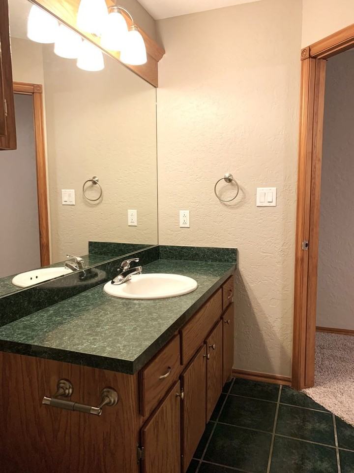3718 Ne Madison Ave - Photo 6 of 25