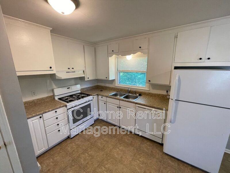 10200 Fremont Ave - Photo 3 of 26