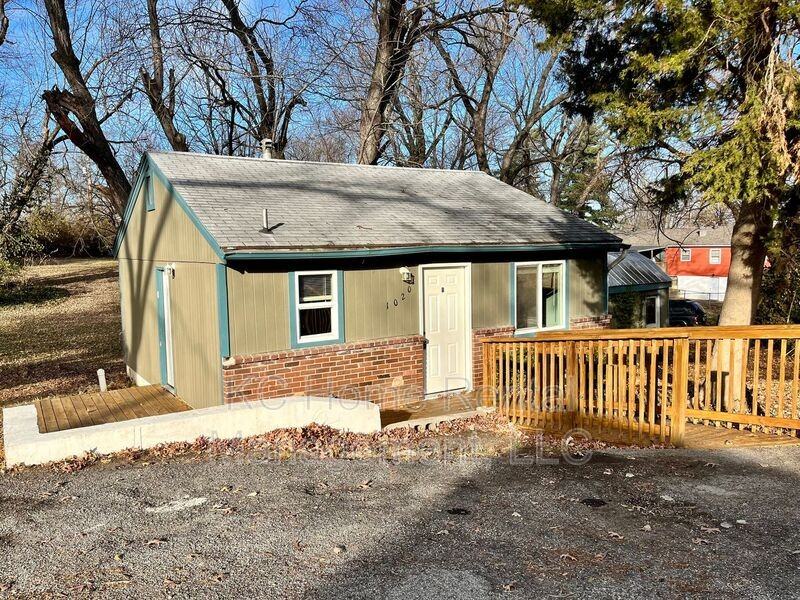 10201 E 31st St S #B - Photo 2 of 14