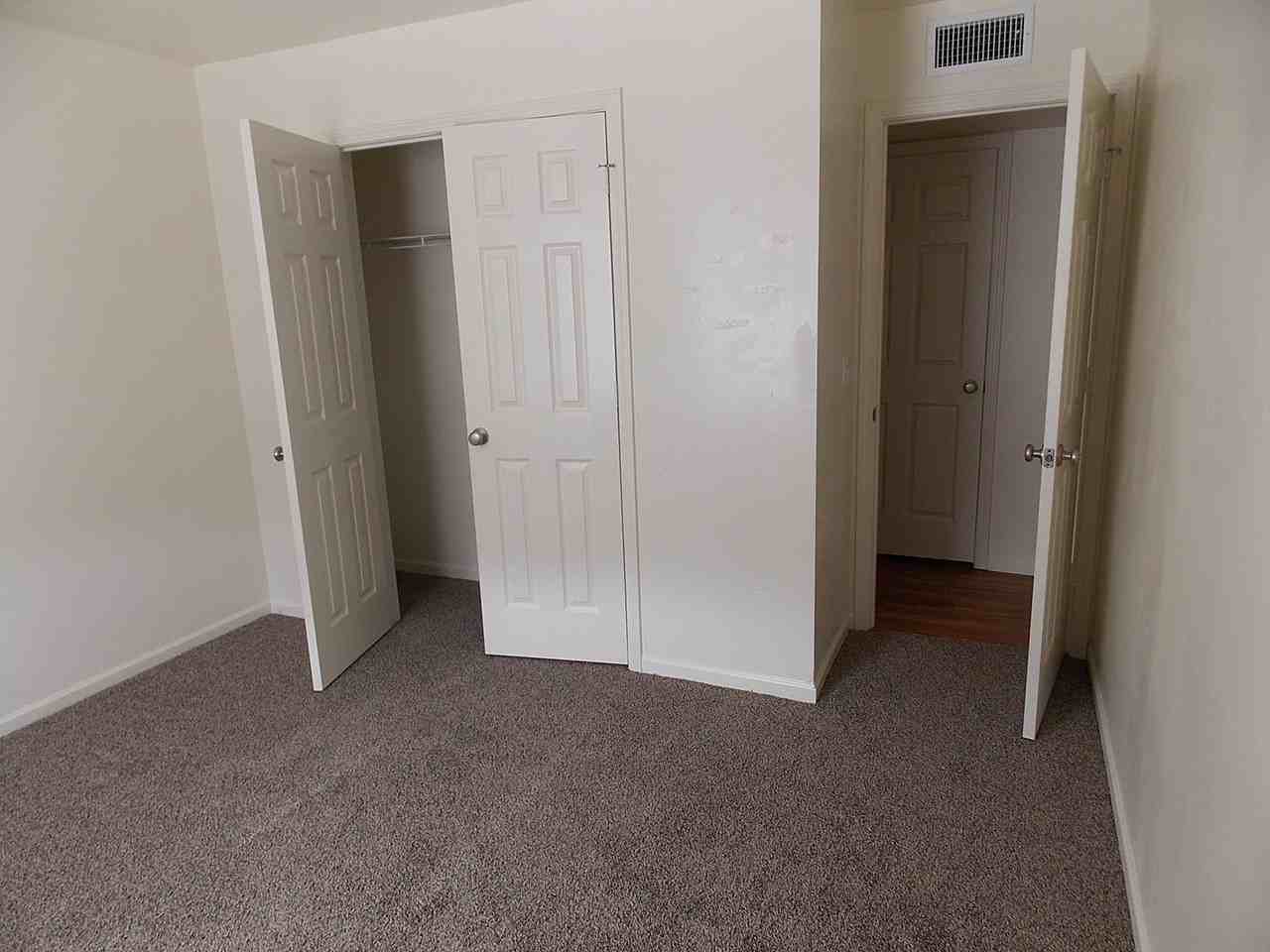 Bluejay Apartments - Photo 7 of 8