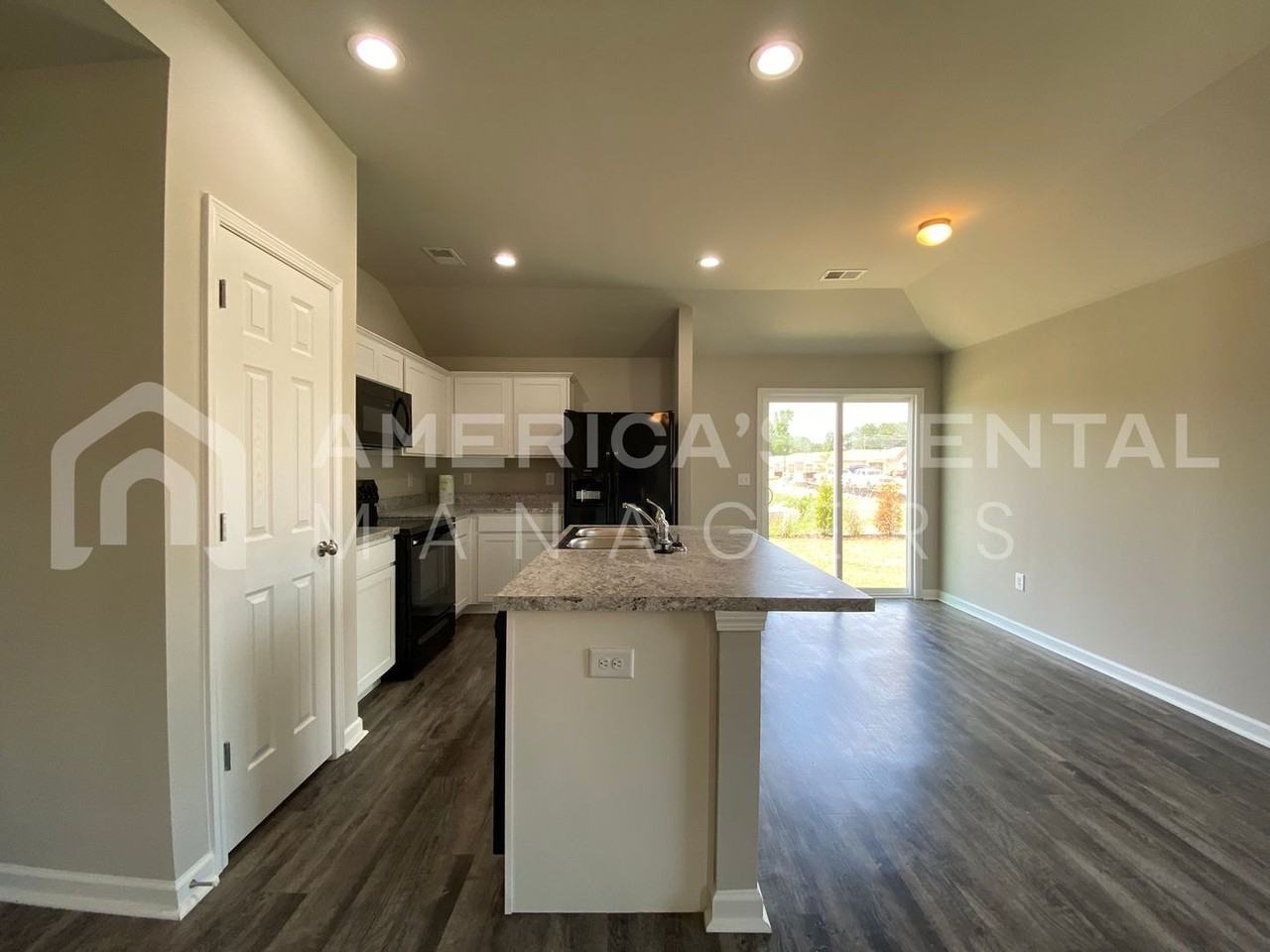 52 Cottage Ln - Photo 7 of 34