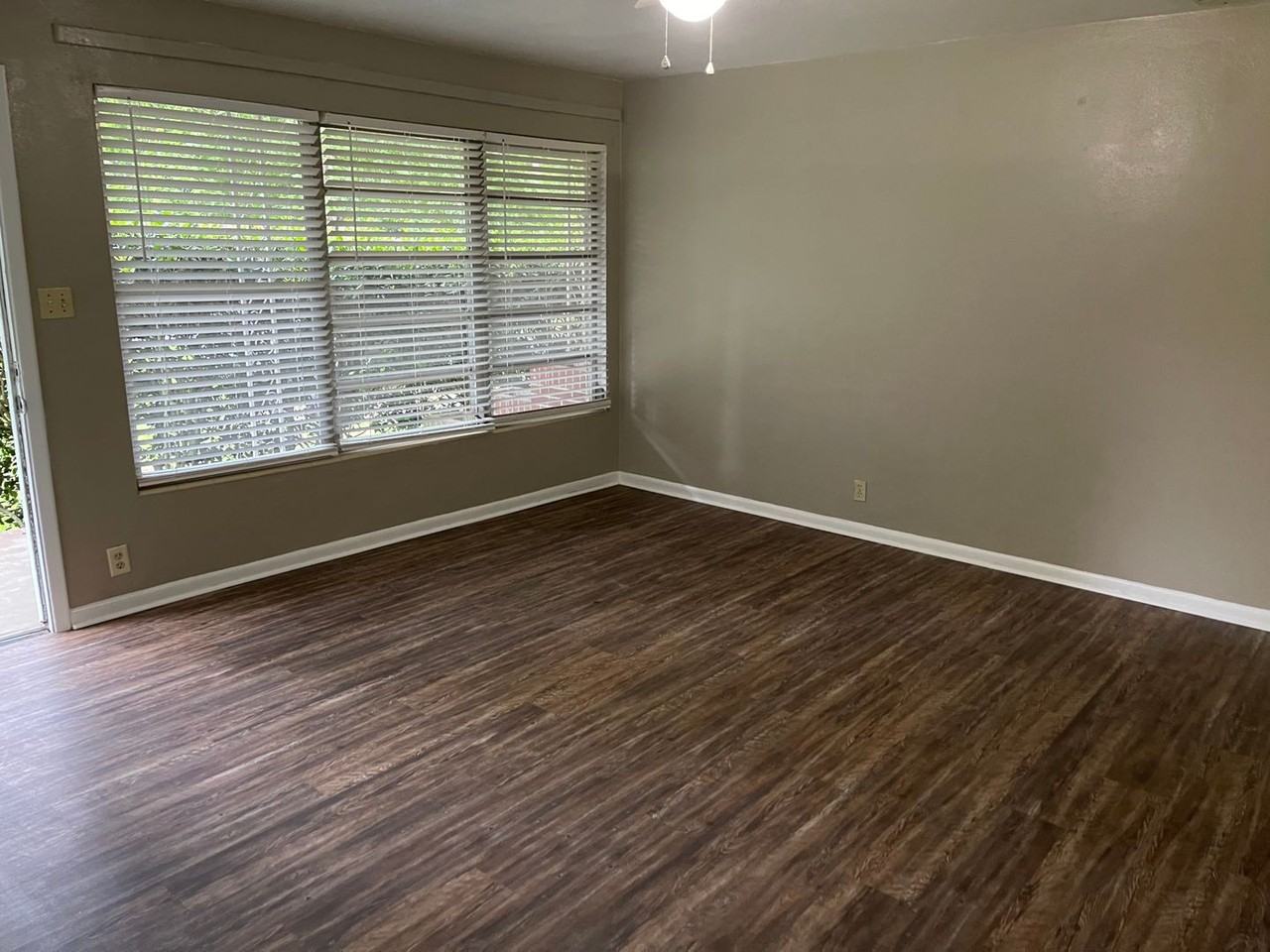 1912 Nannette St - Photo 5 of 15