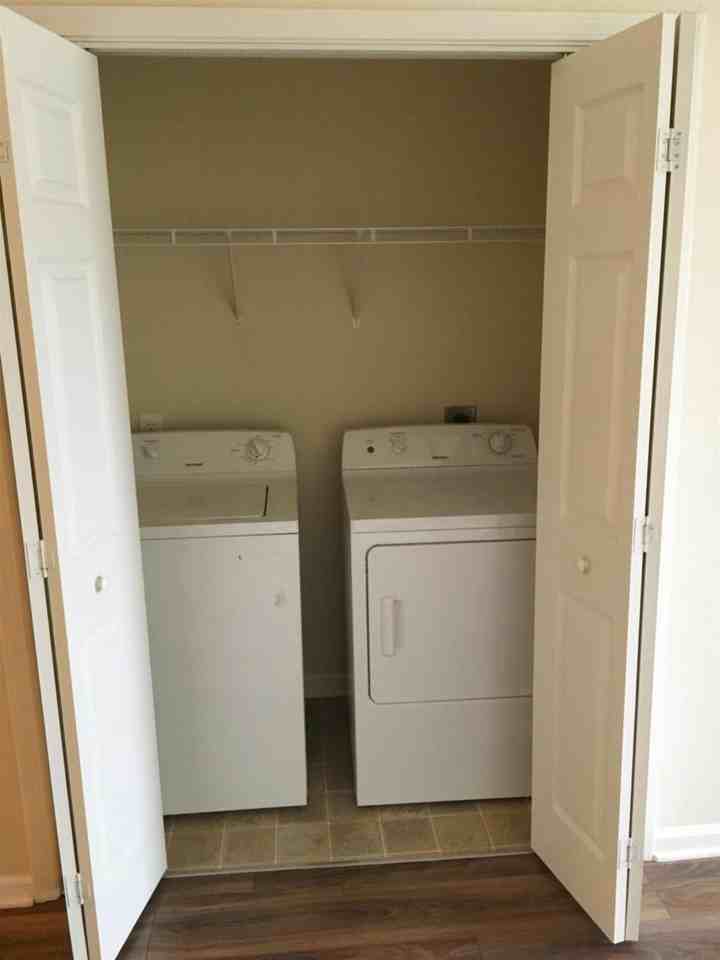 512 Luxury Dr #B - Photo 5 of 9