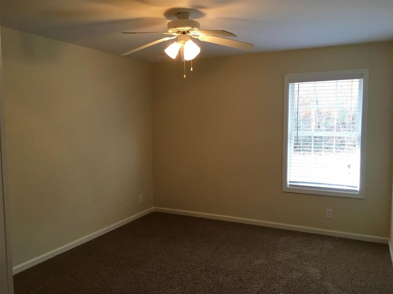 512 Luxury Dr #B - Photo 7 of 9