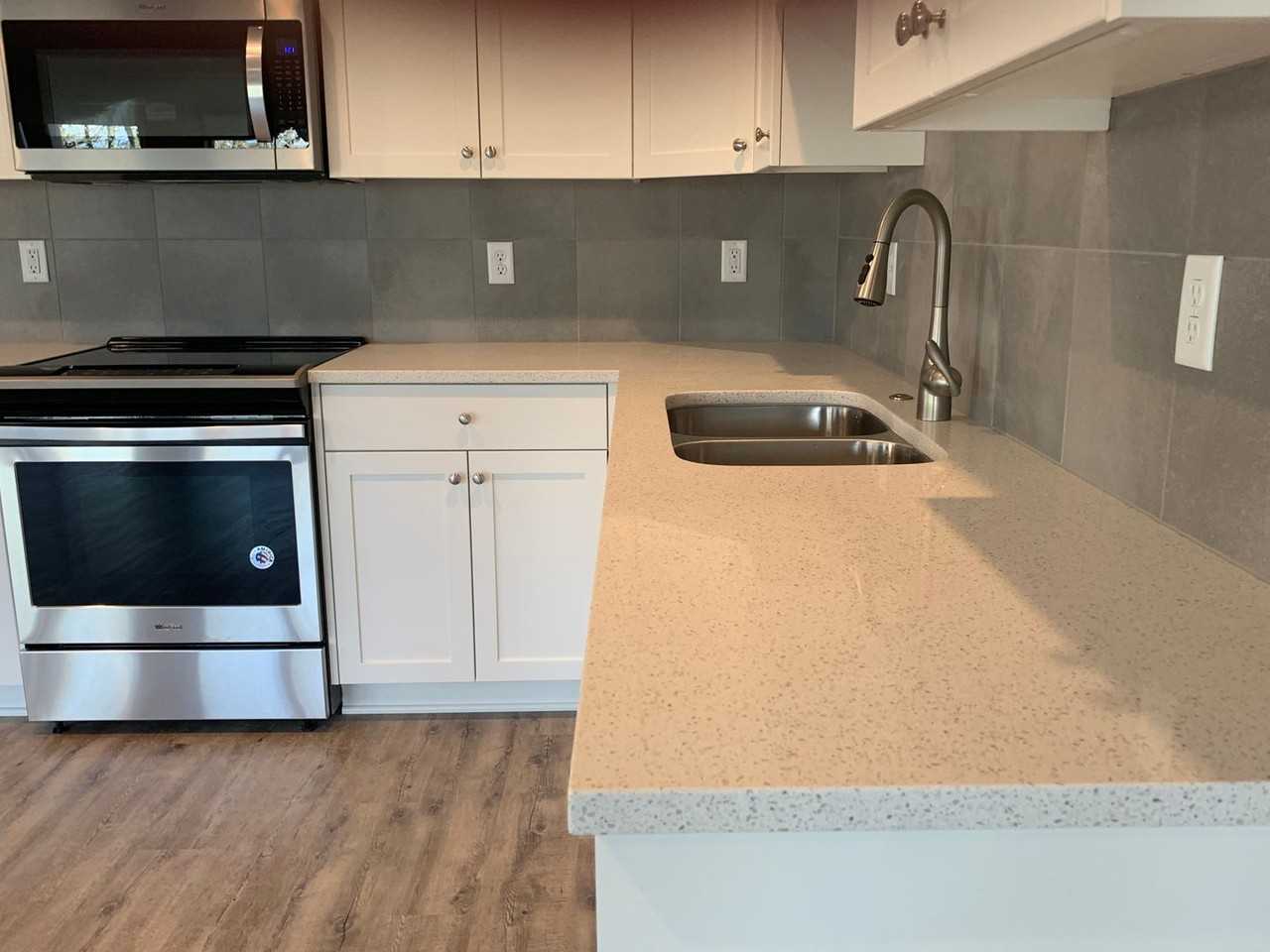 893 Front Ave Ne - Photo 4 of 23
