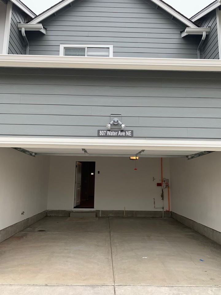 807 Water Ave Ne - Photo 5 of 30