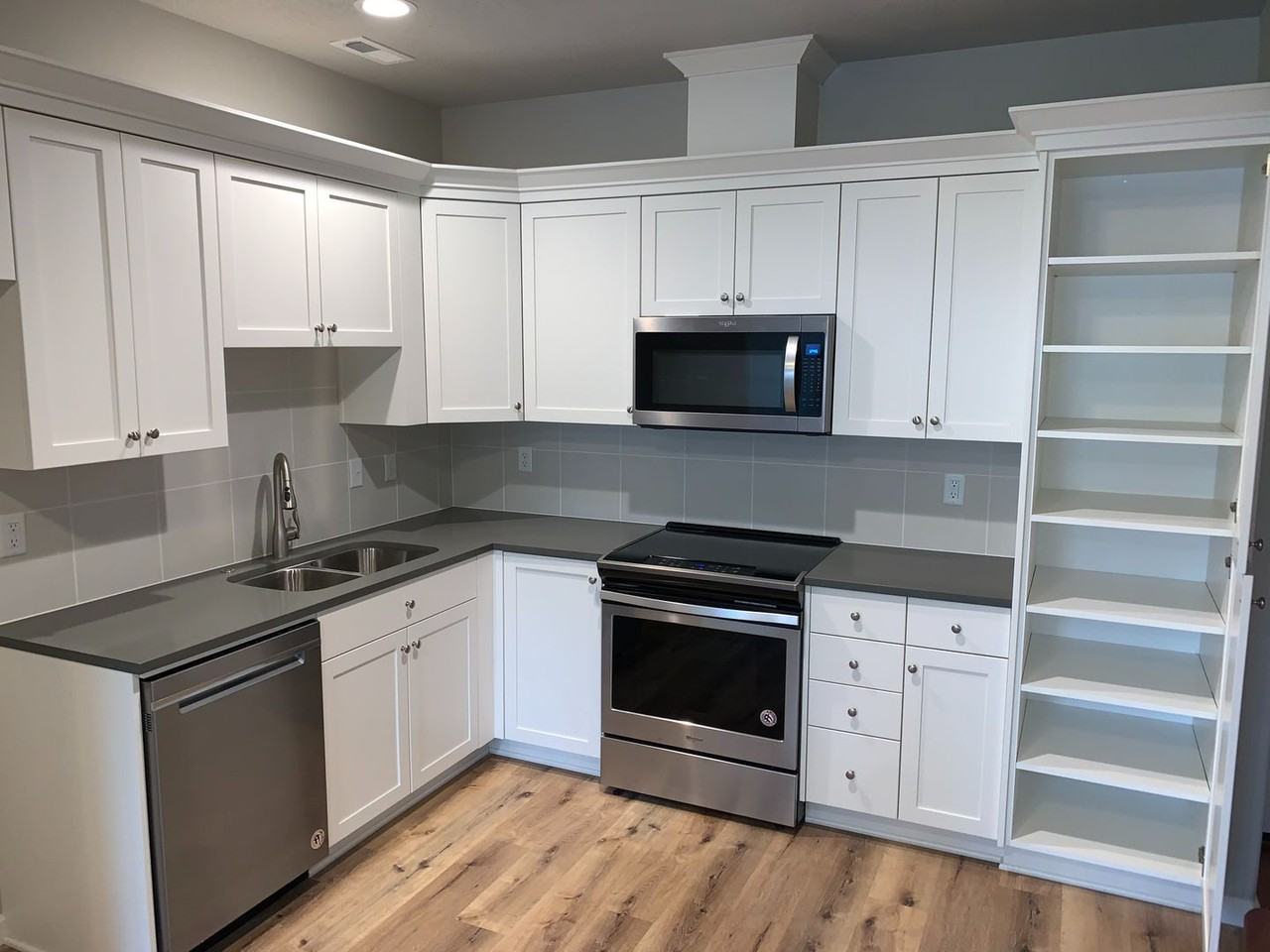 807 Water Ave Ne - Photo 4 of 30