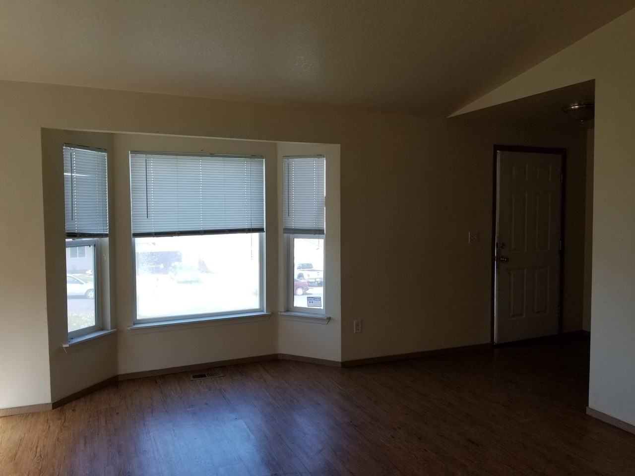 1306 Sw 10th Ct - Photo 4 of 11