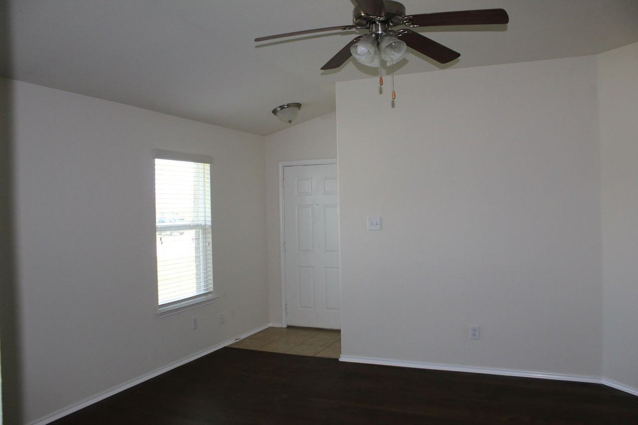 9916 Orion Dr - Photo 3 of 19