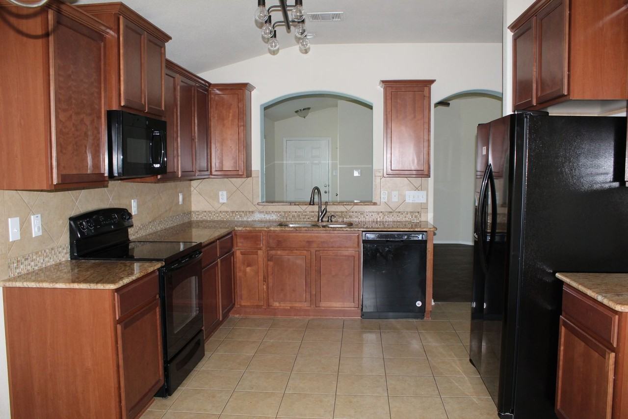 9916 Orion Dr - Photo 4 of 19