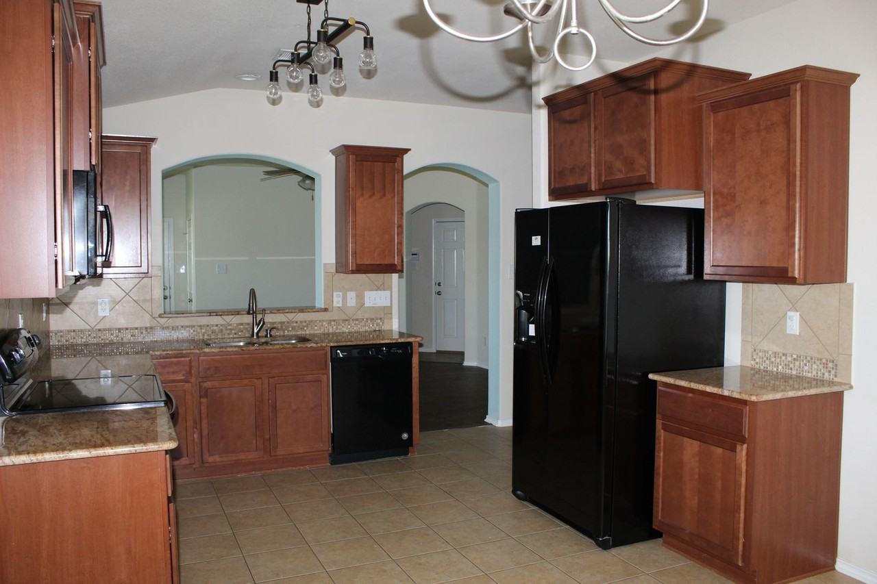 9916 Orion Dr - Photo 5 of 19